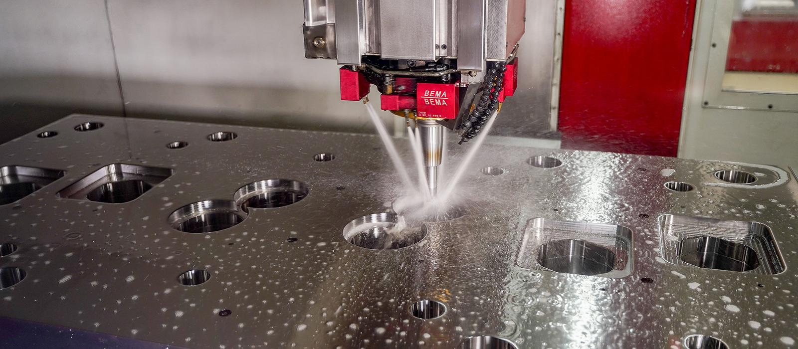 Bild på maskin som utför invändig slipning med hålslipskiva